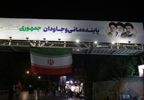 گزارش تصویری در حاشیه ی راهپیمایی شبانه سوم مهر گزارش تصویری در حاشیه ی راهپیمایی شبانه سوم مهر
