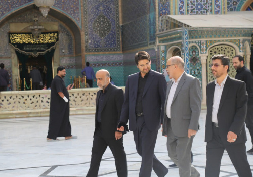 حضور رئیس سازمان امور مالیاتی کشور در حرم مطهر حضرت فاطمه معصومه سلام الله علیها حضور رئیس سازمان امور مالیاتی کشور در حرم مطهر حضرت فاطمه معصومه سلام الله علیها