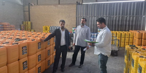 بازرسی از ۴۵ واحد صنفی در قم؛ تشکیل ۱۳ فقره پرونده تخلف توسط ۴ تیم بازرسی گشت مشترک امروز اداره کل تعزیرات حکومتی استان قم